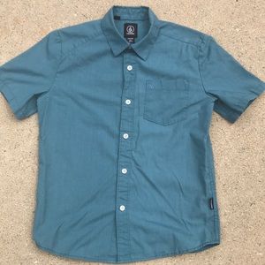 Boys Volcom short sleeve button-down shirt. Sz 8